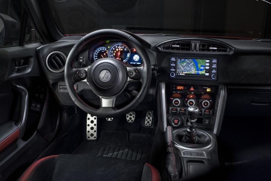 Торпедо Toyota GT 86 2016 года  (WW) (фото 27 из 33)